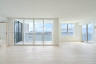 1800 Sunset Harbour Dr, Unit 1902 in Miami Beach, FL - Foto de edificio - Building Photo