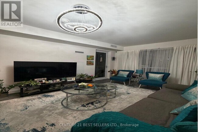 1050 Main St E in Milton, ON - Building Photo - Building Photo