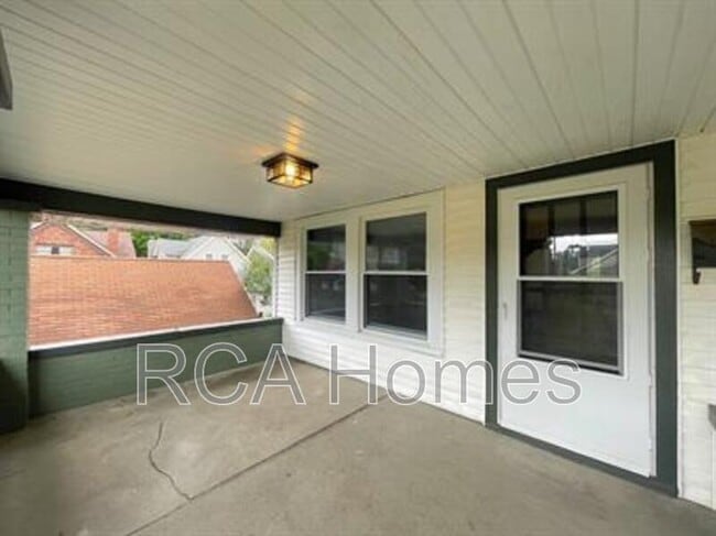 916 E Tabor St in Indianapolis, IN - Building Photo - Building Photo