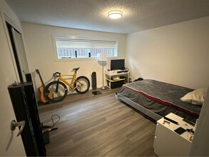 17328-17385 85 Ave NW in Edmonton, AB - Building Photo - Building Photo