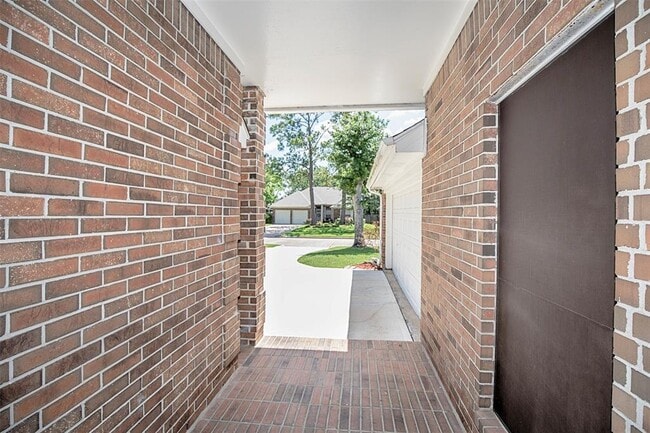 14330 Little Willow Walk in Houston, TX - Building Photo - Building Photo