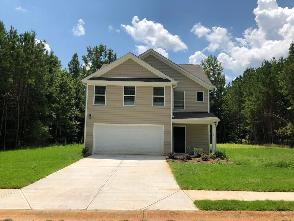70 Autumn Way in Covington, GA - Building Photo