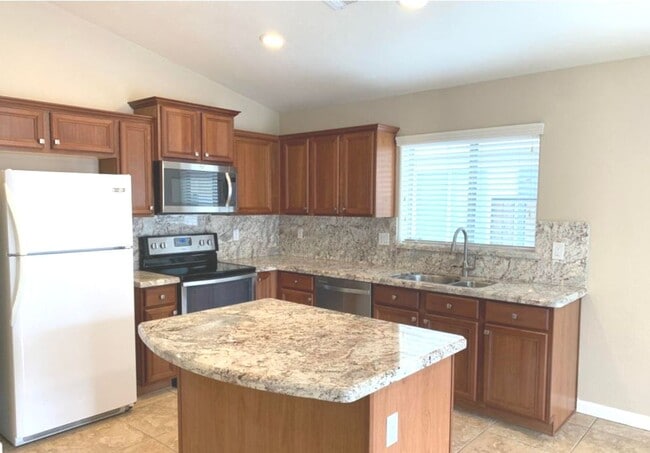 1814 W Desert Hills Dr in San Tan Valley, AZ - Building Photo - Building Photo