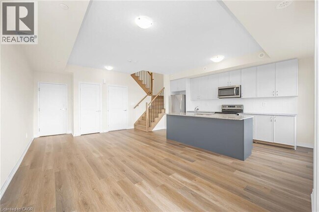 1565 Rose Way in Milton, ON - Building Photo - Building Photo