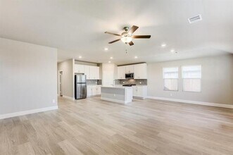 702 Williams Wy in McKinney, TX - Foto de edificio - Building Photo