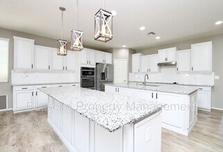 22484 E Silver Crk Ln in Queen Creek, AZ - Building Photo - Building Photo