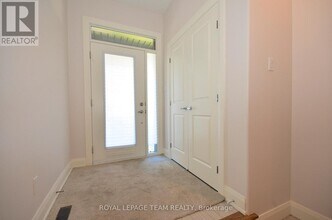 331 Proud Walk in Ottawa, ON - Building Photo - Building Photo