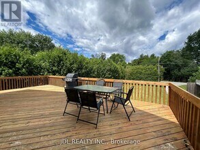 11 Red Robin Rd in Georgina, ON - Building Photo - Building Photo