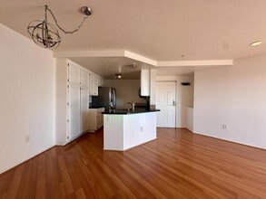 11385 Affinity Ct in San Diego, CA - Building Photo - Building Photo