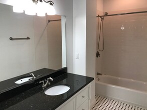 19 Hemenway St, Unit 26 in Boston, MA - Building Photo - Building Photo