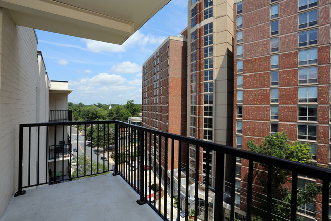 Georgia West in Silver Spring, MD - Foto de edificio - Building Photo