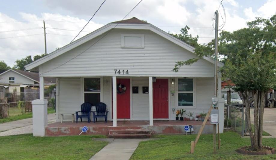 7414 Canal St in Houston, TX - Building Photo