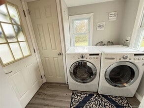 35750 Main Rd in Cutchogue, NY - Building Photo - Building Photo