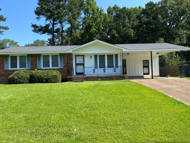 27 Briarwood Ln