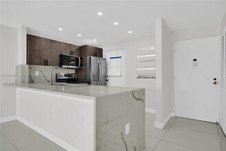 4141 Nautilus Dr in Miami, FL - Building Photo - Building Photo