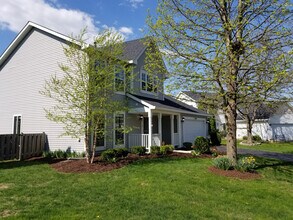 2767 Lindgren Trail in Aurora, IL - Building Photo - Building Photo
