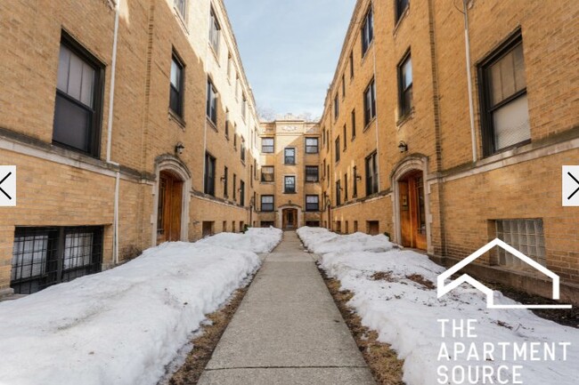 2237.5 N Bissell St, Unit 3E in Chicago, IL - Building Photo - Building Photo