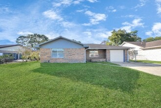 1122 Un Vly Dr in Pearland, TX - Building Photo - Building Photo