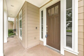 210 Breezy Way in The Woodlands, TX - Building Photo - Building Photo