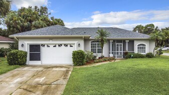 3797 Acorn St in North Port, FL - Building Photo