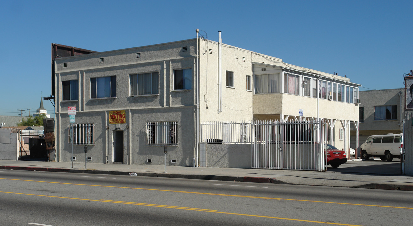 5866 Broadway in Los Angeles, CA - Building Photo