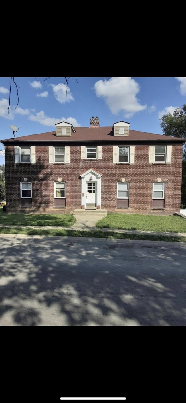 4818 Oberlin Ave, Unit 3 in Cincinnati, OH - Foto de edificio - Building Photo