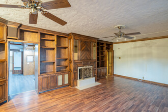 1757 E Ocean Blvd in Long Beach, CA - Building Photo - Interior Photo