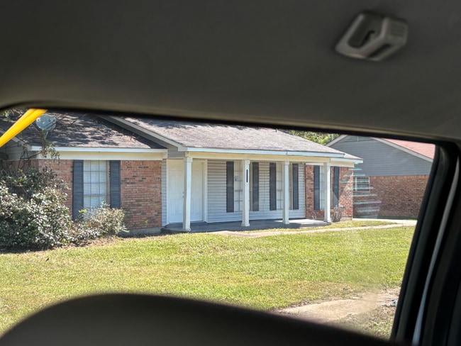 property at 3802 Heritage Dr N
