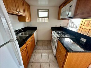 122 15th St in Manhattan Beach, CA - Building Photo - Building Photo