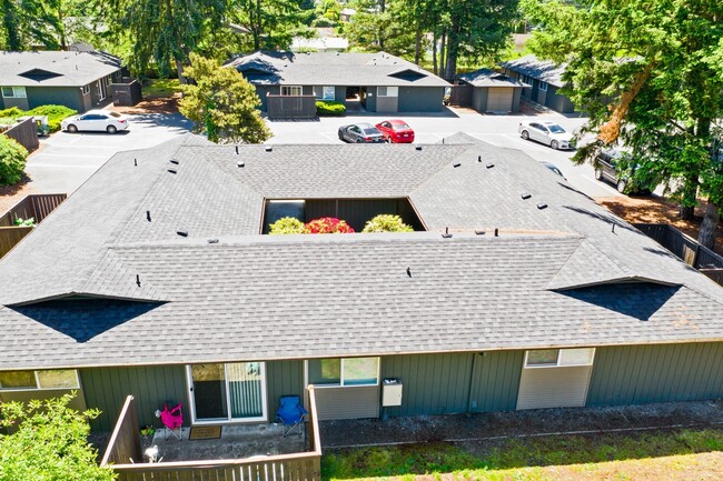 Edgewood Apartments in Lakewood, WA - Building Photo - Building Photo