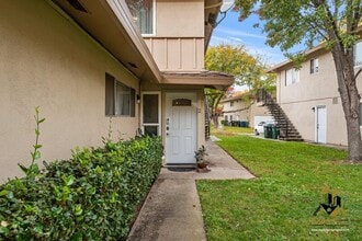 5079 Rhode Island Dr in Sacramento, CA - Building Photo - Building Photo