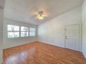 15650 SW 105th Ln in Miami, FL - Building Photo - Building Photo