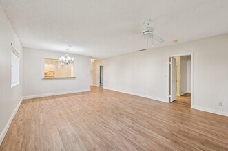 1103 Duncan Cir in Palm Beach Gardens, FL - Building Photo - Building Photo