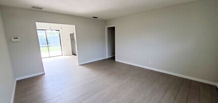6304 Eastwood Ln in Jacksonville, FL - Building Photo - Building Photo