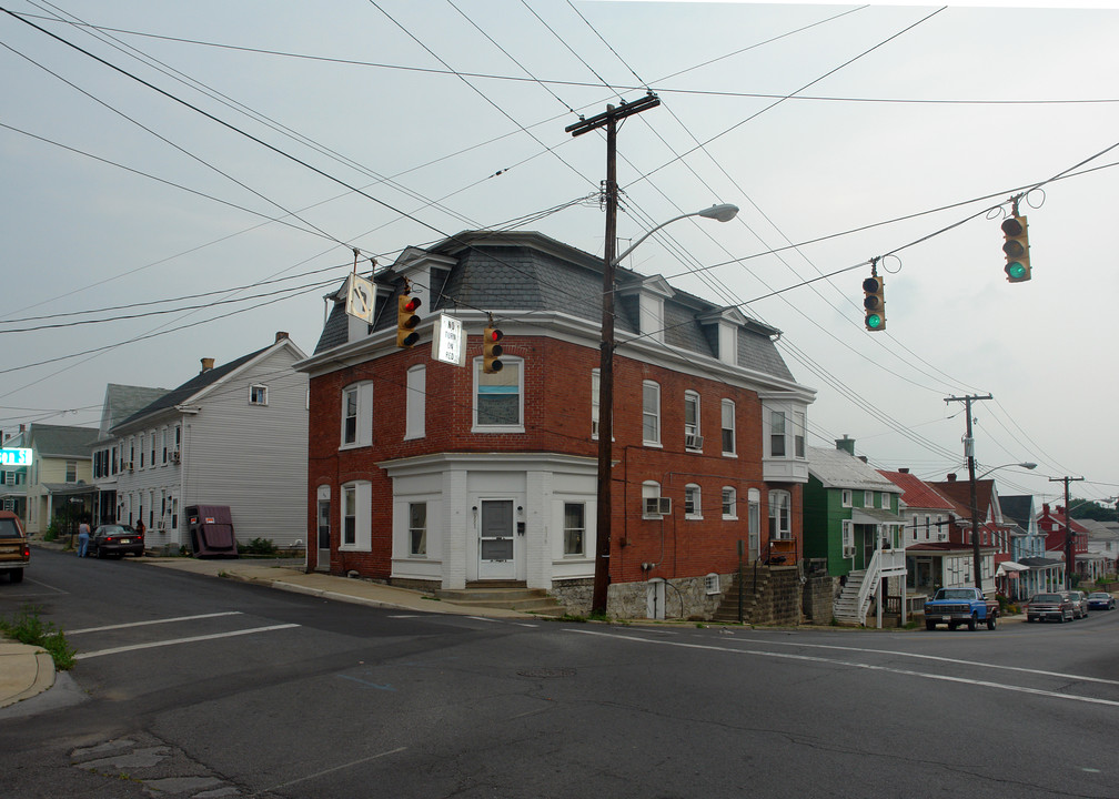 300-302 N Cannon Ave in Hagerstown, MD - Building Photo