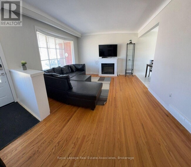 33 Laird Dr in St Catharines, ON - Building Photo - Building Photo