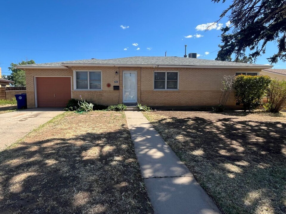 7910 Morrow Ave NE in Albuquerque, NM - Building Photo