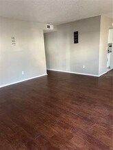 9138 Tudor Dr in Tampa, FL - Building Photo - Building Photo
