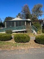 316 Davis St in Greenfield, MA - Building Photo