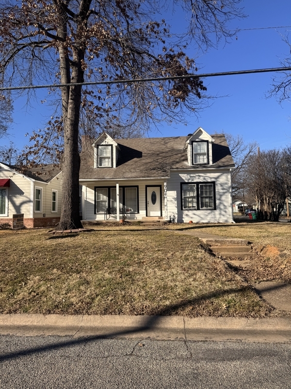 901 W Brockett St in Sherman, TX - Building Photo - Building Photo