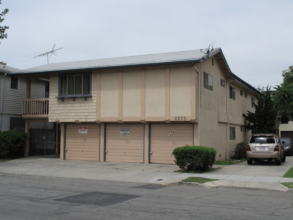 2275 Pine Ave in Long Beach, CA - Building Photo