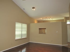 10634 Bartley Dr in Indianapolis, IN - Building Photo - Building Photo