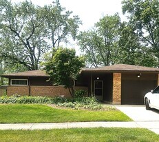 359 Waverly St in Park Forest, IL - Building Photo
