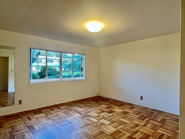 property at 5205 Village Grn