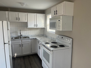 210 S Brentwood St in Lakewood, CO - Foto de edificio - Building Photo