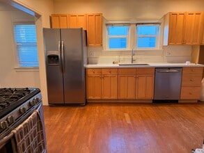 176 E Warner St in Ventura, CA - Building Photo - Building Photo