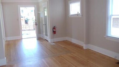 5500 Brooklyn Ave NE in Seattle, WA - Building Photo - Building Photo