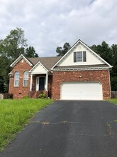 5630 Hereld Green Dr in Chesterfield, VA - Building Photo - Building Photo