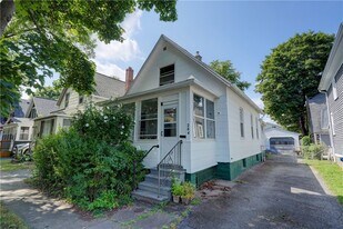 284 Benton St in Rochester, NY - Building Photo