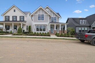 640 Mayswift Dr in Spring Hill, TN - Building Photo - Building Photo